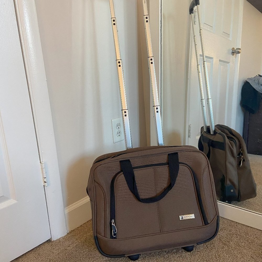 London Fog Rolling Business Travel Suitcase - OS, Brown